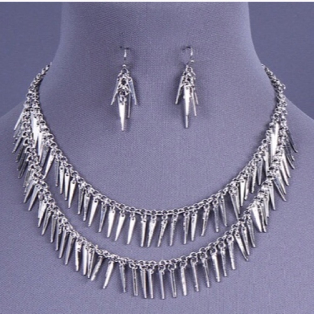 New LAST 1 Edgy Fringe Necklace/Earring Set - Picture 2 of 2
